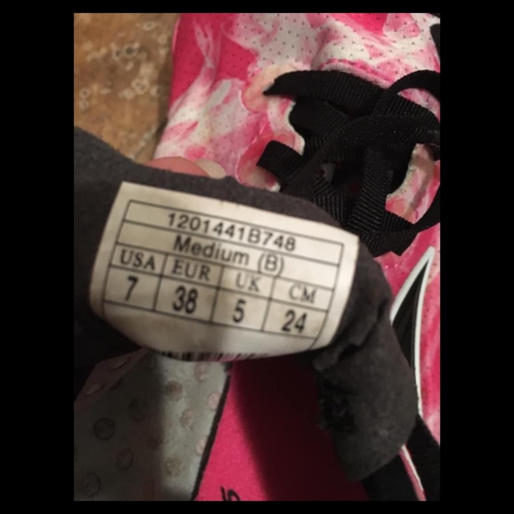 COPY - Brooks Racing Spikes - Picture 2 of 3